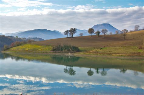 Edition 2019, guide du routard lacs italiens et milan 2019, collectif, hachette tourisme guides. Lac de Cingoli : Lacs : Macerata : Marches : Italie ...
