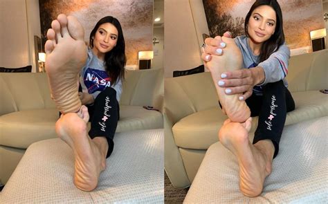 Kylie Jenners Stretched Soles By Deviantestluc On Deviantart