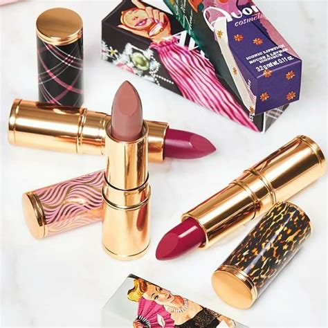 Ready For That Mistletoe Moment Stunning Iconic Avon Lipstick Shades In Retro Packaging Are