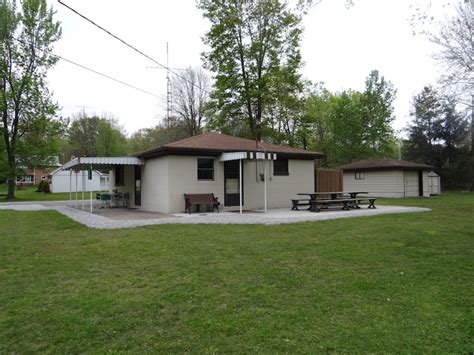 Beer Camp Of Pymatuning Lake Dock Space Included Cottages For Rent