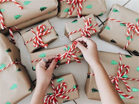 How To Throw The Best Secret Santa Party With Your Besties Girlslife