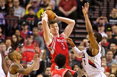 Sources: Rockets trade Omer Asik to Pelicans