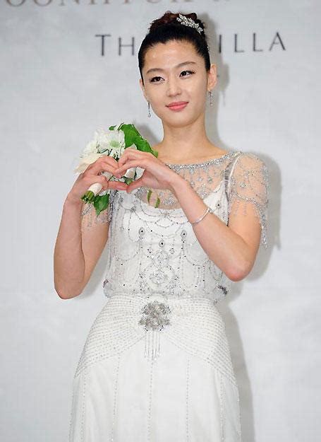 Jun ji hyun has been captured grocery shopping with her husband! Jewel Me Love: Jun Ji-hyun Married Today