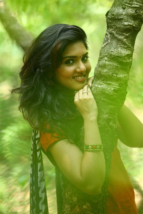 Beautiful Girls Actress Gayathri Suresh Beautiful Photo Gallery