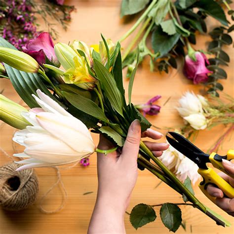 Lovebug florist is the leading online flower shop in lagos, nigeria that specializes in we are the top fresh flowers company with a wide array of flowers including roses, lilies, carnations, alstromerias, peonies, hydrangeas, potted plants and so much more. Florist Choice Flower arrangement. - Diannes fresh flowers