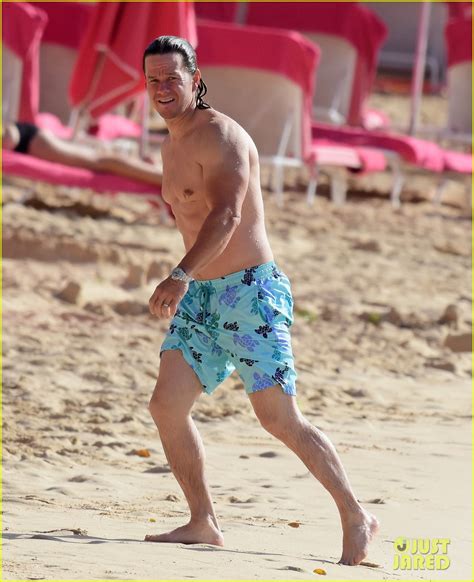 mark wahlberg puts his buff body on display in barbados photo 3833447 mark wahlberg