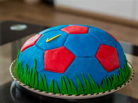 Download the vector logo of the fc barcelona brand designed by claret serrahima in the above logo design and the artwork you are about to download is the intellectual property of the copyright. Rezept und Anleitung für eine FC Barcelona Fußballtorte ...