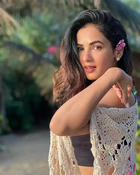 In Pics Jannat Fame Sonal Chauhan Wreaked Havoc With Her Killer Style
