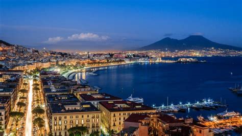 Diez Razones De Peso Por Las Que Debes Viajar A Nápoles