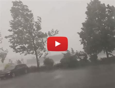 Meteo Cronaca Diretta Video Germania Fortissima Tempesta Di Vento E
