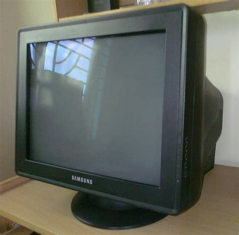 Samsung 17 Inch Flat Crt Monitor For Sale Clickbd