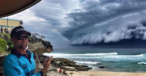 Watch Cloud Tsunami Forms Off Bondi Beach In Sydney Newstalk