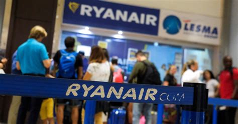 Ryanair Passengers Stranded At Check In After Airline Breaks Pre Strike