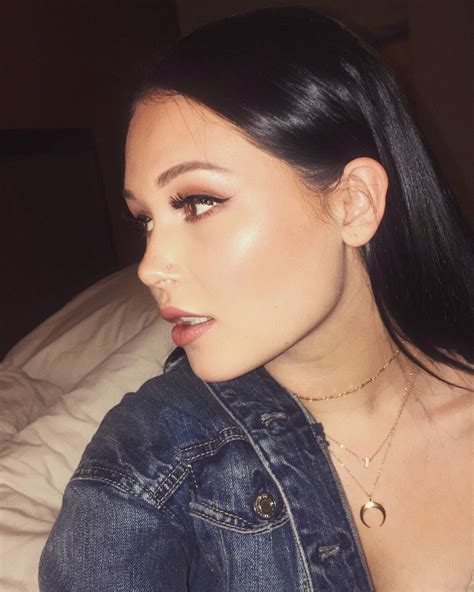 Kelli Berglund News Kellibworld Twitter