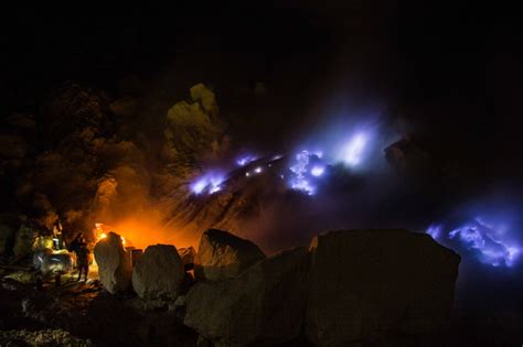 Ijen Blue Fire Tour Day From Banyuwangi Ijen Crater Tour Mount