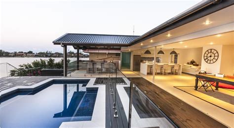 We experts in commercial glass repairs, glass replacement and glass doors installation in gold coast & brisbane. Mermaid Waters - Gold Coast - Murano Glass & Folding Walls