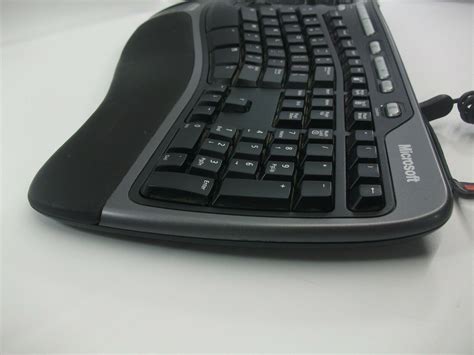 Microsoft Natural Ergonomic Keyboard 4000 V10 Ku 0462 X802610 001 Usb
