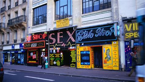 La Première Fois Que Je Suis Allé Dans Un Sex Shop