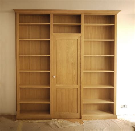 La bibliothèque sur mesure vous permet d'optimiser votre espace. Bibliothèque en Bois Massif Sur Mesure - Menuiserie Desnoyer