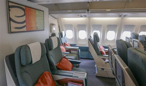 Review Cathay Pacific Business Class A330 The Luxury Traveller