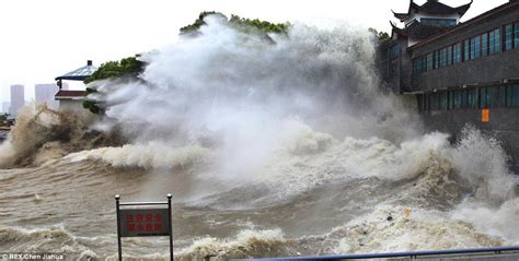 Tsunami Hits China Sweeps Into Hangzhou Bay And Up Qiantang River