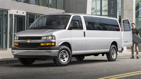 Gm Sees Fords Electric Transit Gives The 2021 Chevrolet Express Van A