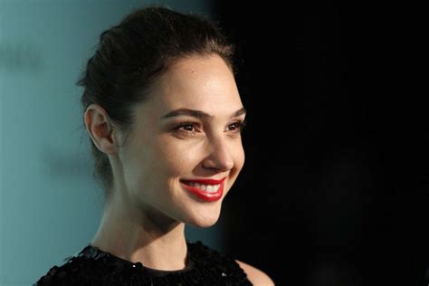33 Pictures Of Gal Gadot That Truly Makes Her Wonder Woman