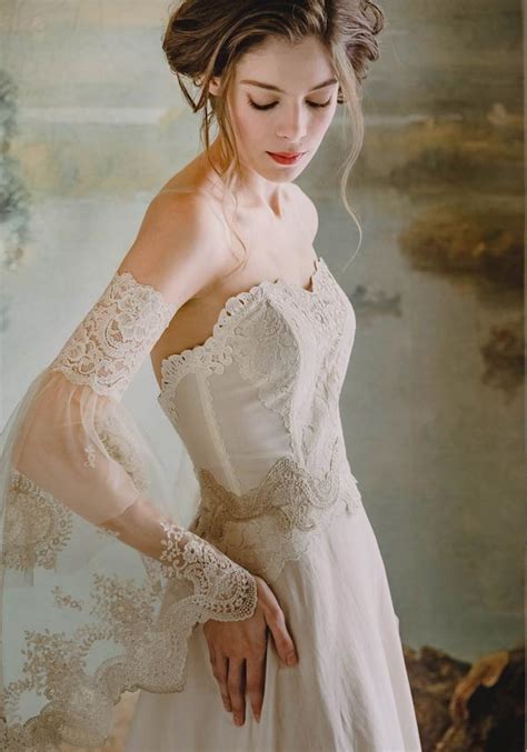 Romantic Wedding Gown A Beautiful Vintage Inspired Strapless Dress