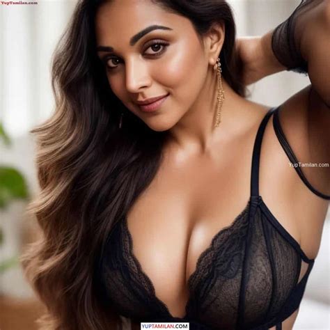 Sizzling Kiara Advani Reveals Her Jaw Dropping Cleavage And Boobs