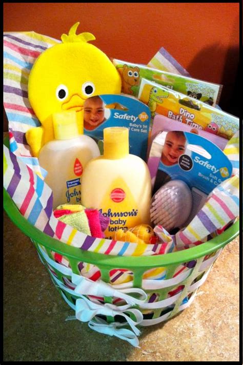 The most common baby shower gift basket material is fabric. Baby Shower Gift Basket Ideas - Creative DIY Baby Shower ...