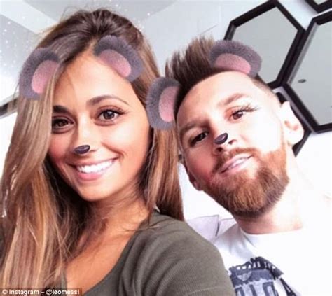 barca s messi and wife antonella roccuzzo have 1 on 1 time daily mail online