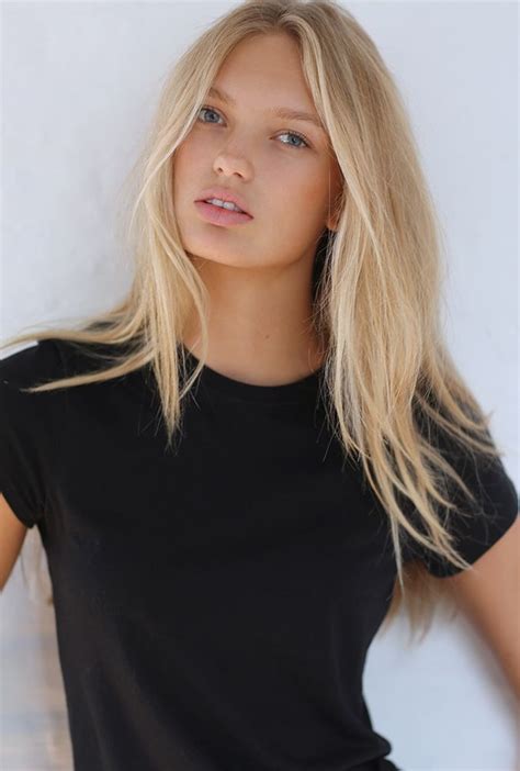 In Gesprek Met Romee Strijd Interviews People Vogue Nederland Hair Styles Sandy Blonde