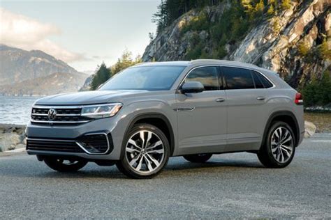 The atlas cross sport i drove came fitted with a rather sombre black interior, although vw's stock images reveal there are less funereal ways to decorate its insides. Gallery: 2020 Volkswagen Atlas Cross Sport