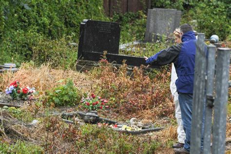 natalie putt police dig up graves in search for murdered dudley teenage mother s body