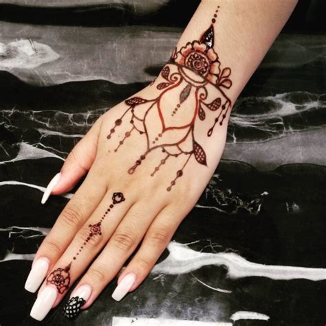 Simple Yet Beautiful Henna Created By Ingilee Henna Hand