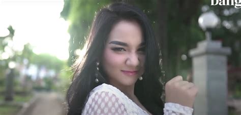 Mengenal Lebih Dekat Lala Widy Penyanyi Dangdut Asal Sidoarjo Yang Kerap Trending Di Youtube