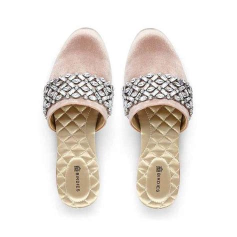 Does not like shoes is one of many tv tropes used in bt productions. The Songbird | Pink Crystal Velvet Women's Slide | Birdies ...