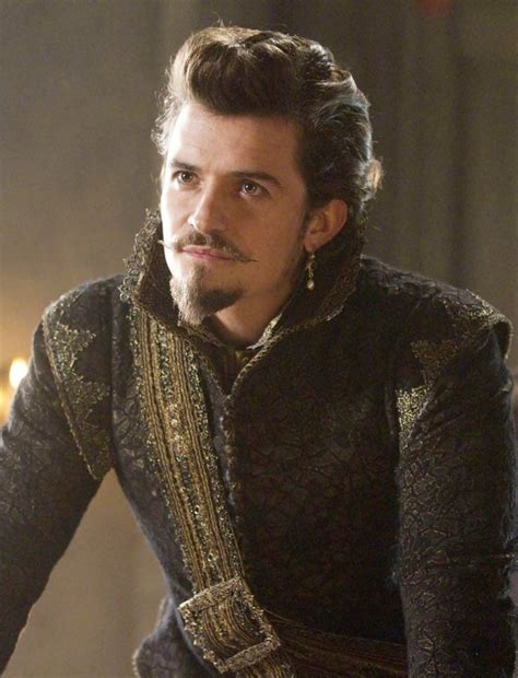 Whether he's sporting short hair, long hair, or his hair in a ponytail, there's no denying that orlando bloom is a man who can handle many a hairstyle. Orlando Bloom