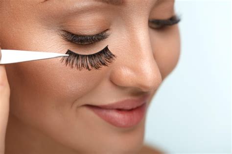 how to make false eyelashes look natural feed inspiration