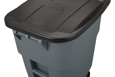 Rubbermaid Commercial Products Brute Rollout Trashgarbage Canbin With
