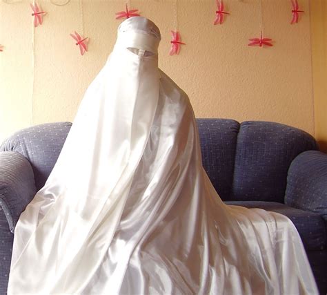 Pin by Seyyida Ayşe Eroğlu on Niqab Burqa veils masks Muslimah fashion Modest outfits