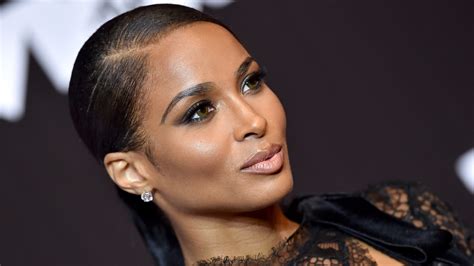 Ciara Kicked Off Grammys Weekend With Bleach Blonde Finger Waves — See