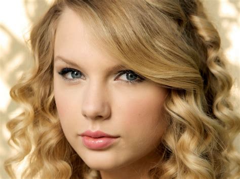 Biografi Taylor Swift Penyanyi Country Gudang Biografi Dan Profil SexiezPicz Web Porn