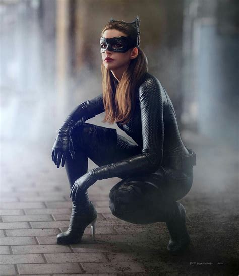 Pin By Maria Traist On Anne Hathaway Anne Hathaway Catwoman Catwoman