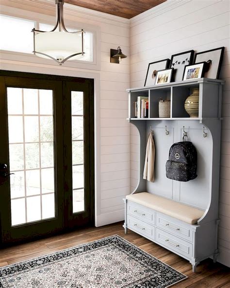 50 Stunning Farmhouse Mudroom Decor Ideas And Remodel 3