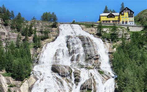 La Cascata Del Toce La Più Bella Del Piemonte E Una Delle Più Alte D