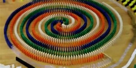 This Is What 22000 Dominoes Falling In Perfect Precision Looks Like