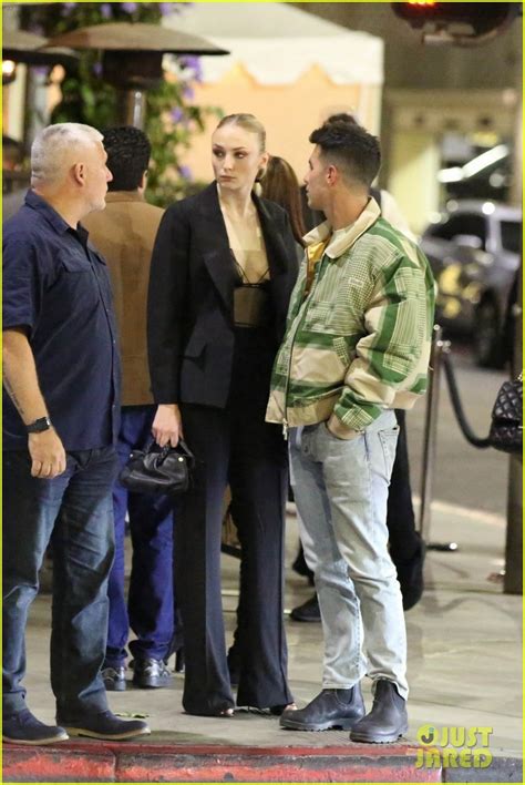 Sophie Turner Wears A Sexy Chic Outfit For Dinner Date With Joe Jonas Photo Joe Jonas