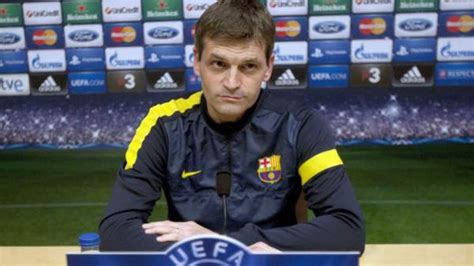 Tito vilanova, director técnico del barcelona, habló con lionel messi para convencerlo de quedarse con el barcelona a seis días de su muerte. Tito Vilanova: "Lo que hace Messi no lo hace ningún otro ...