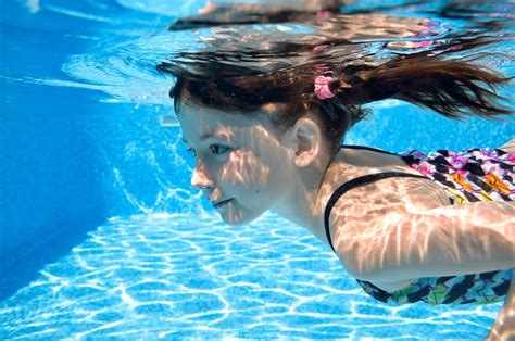 Does Chlorine Kill Lice? | Lice Clinics of America ...